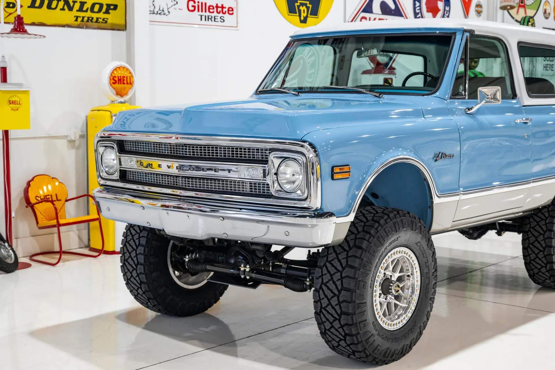 restored-1970-chevrolet-k5-blazer-for-sale-27
