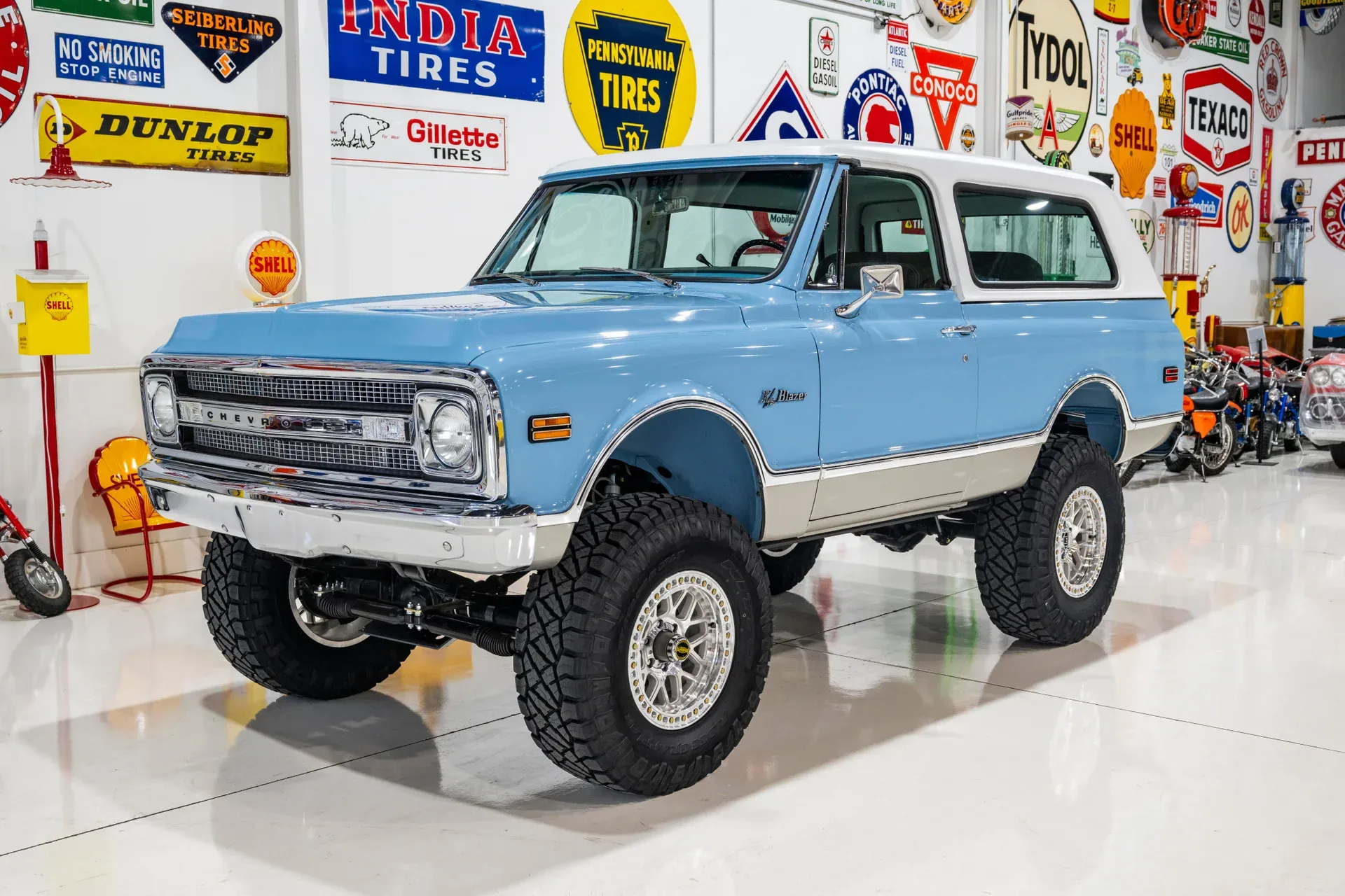 restored-1970-chevrolet-k5-blazer-for-sale-3