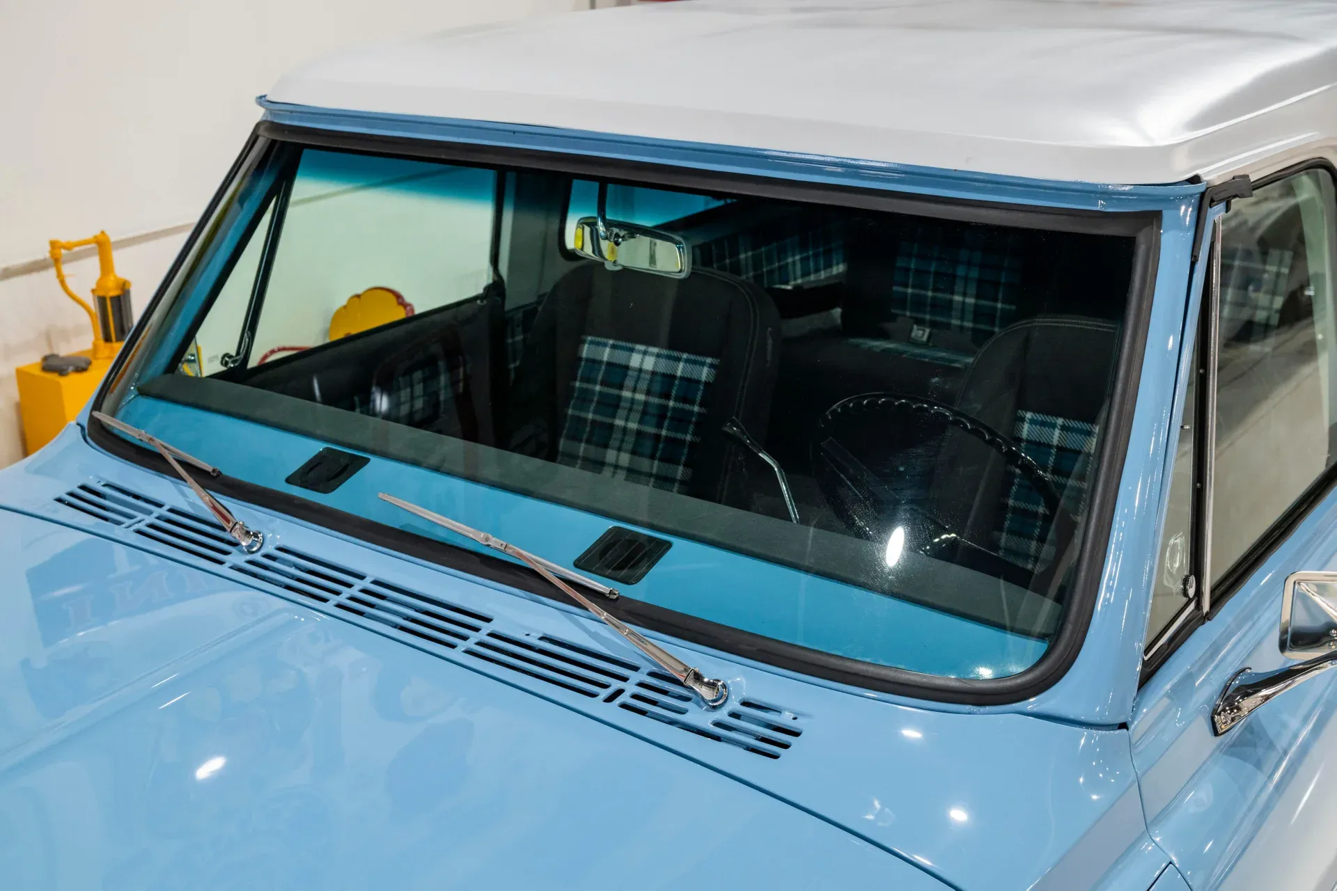 restored-1970-chevrolet-k5-blazer-for-sale-32