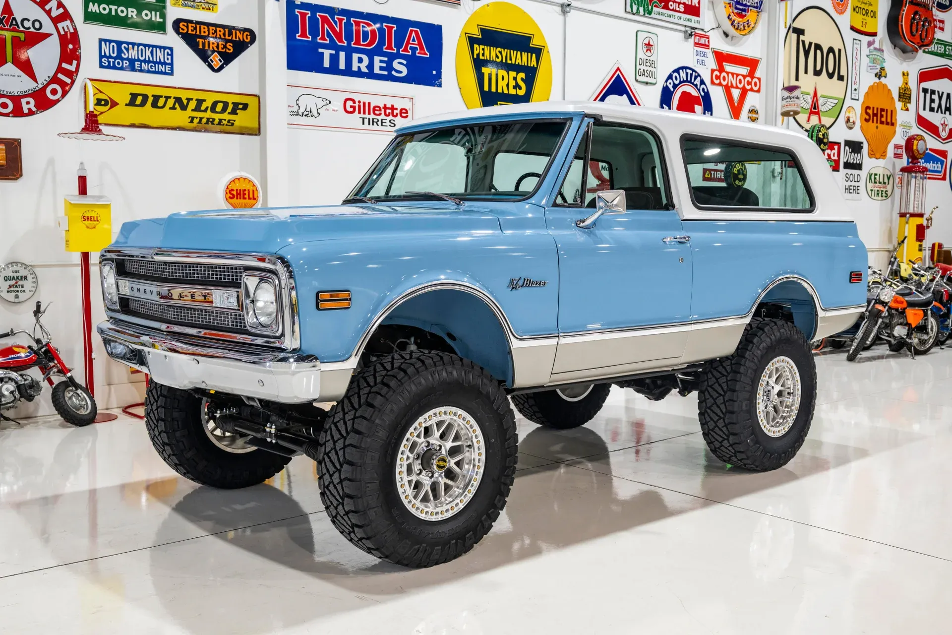 restored-1970-chevrolet-k5-blazer-for-sale-4