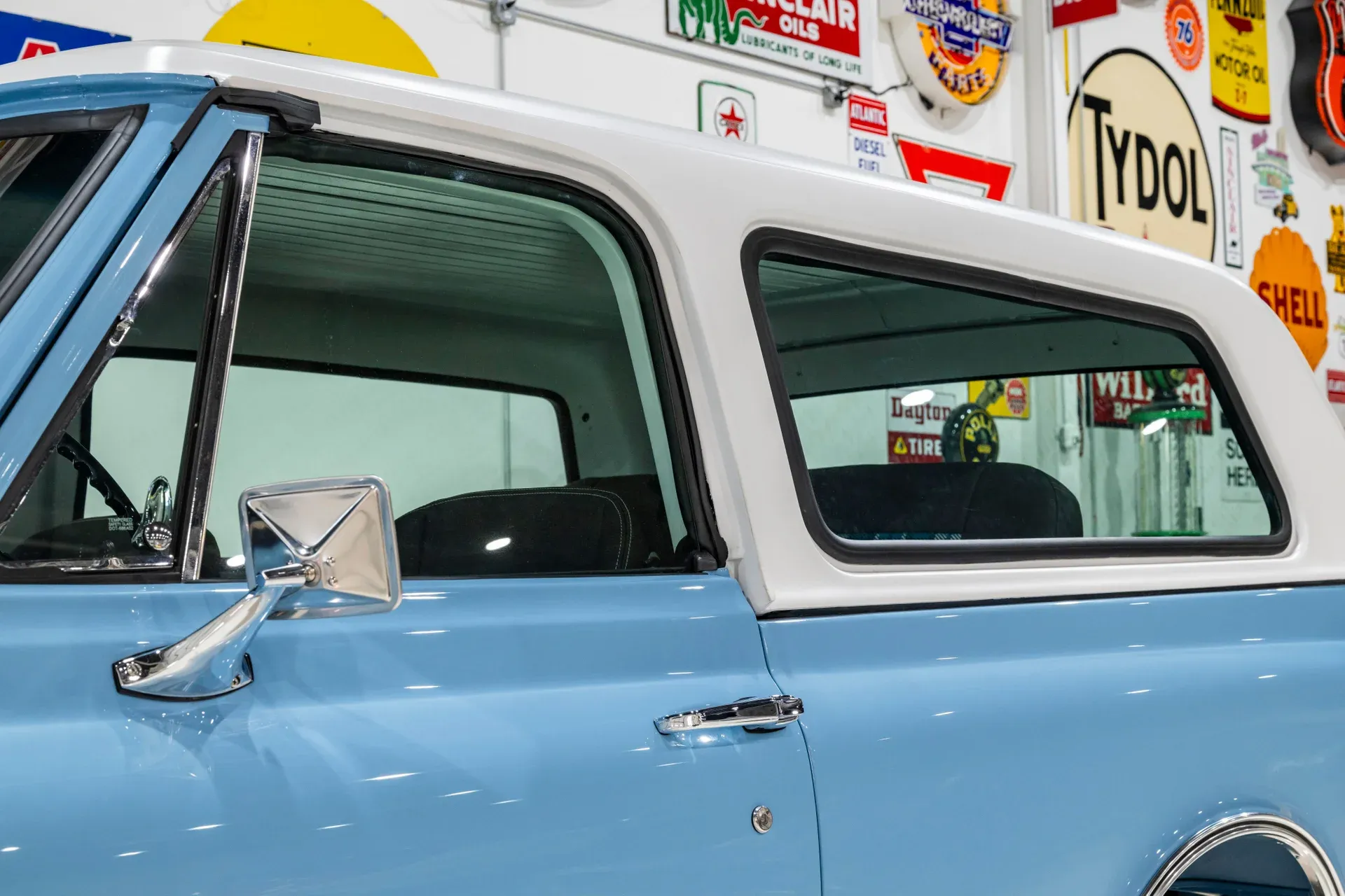 restored-1970-chevrolet-k5-blazer-for-sale-41