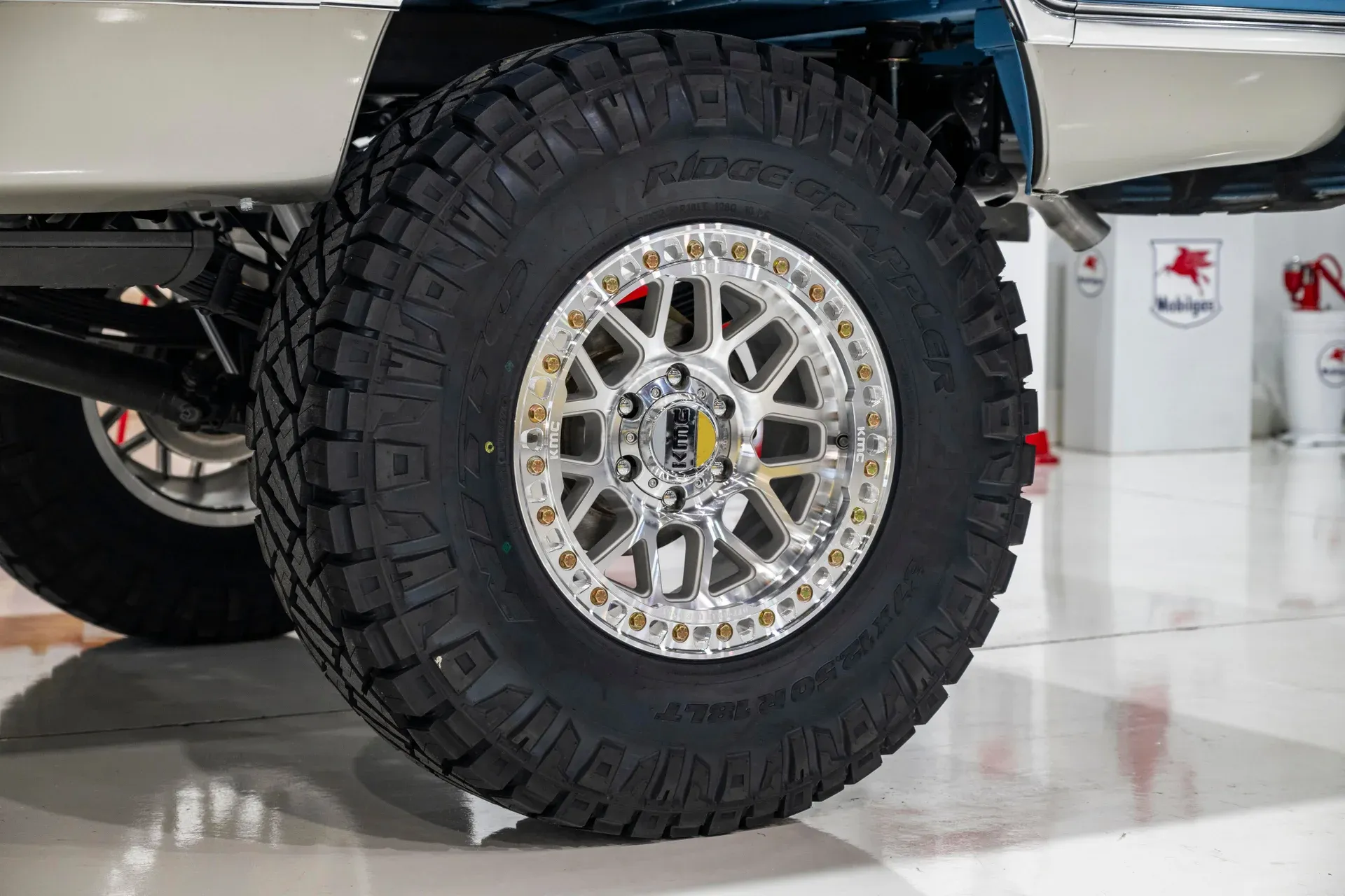 restored-1970-chevrolet-k5-blazer-for-sale-47