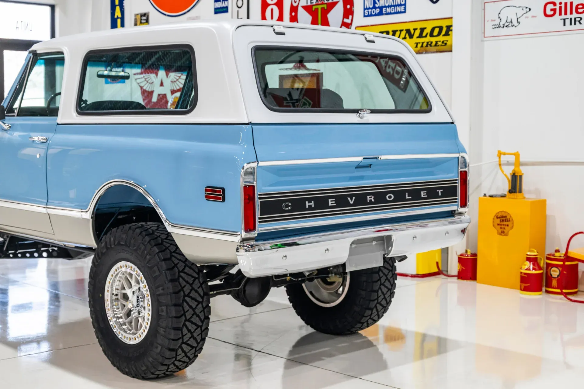restored-1970-chevrolet-k5-blazer-for-sale-55