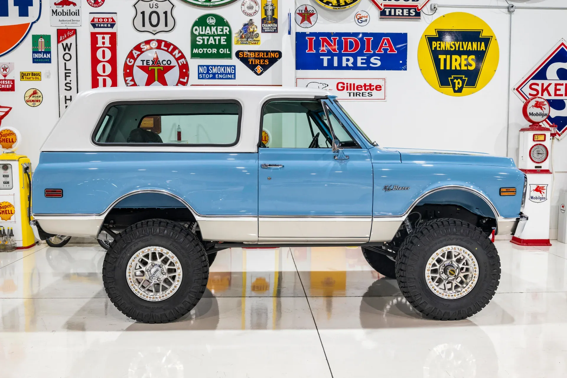 restored-1970-chevrolet-k5-blazer-for-sale-81