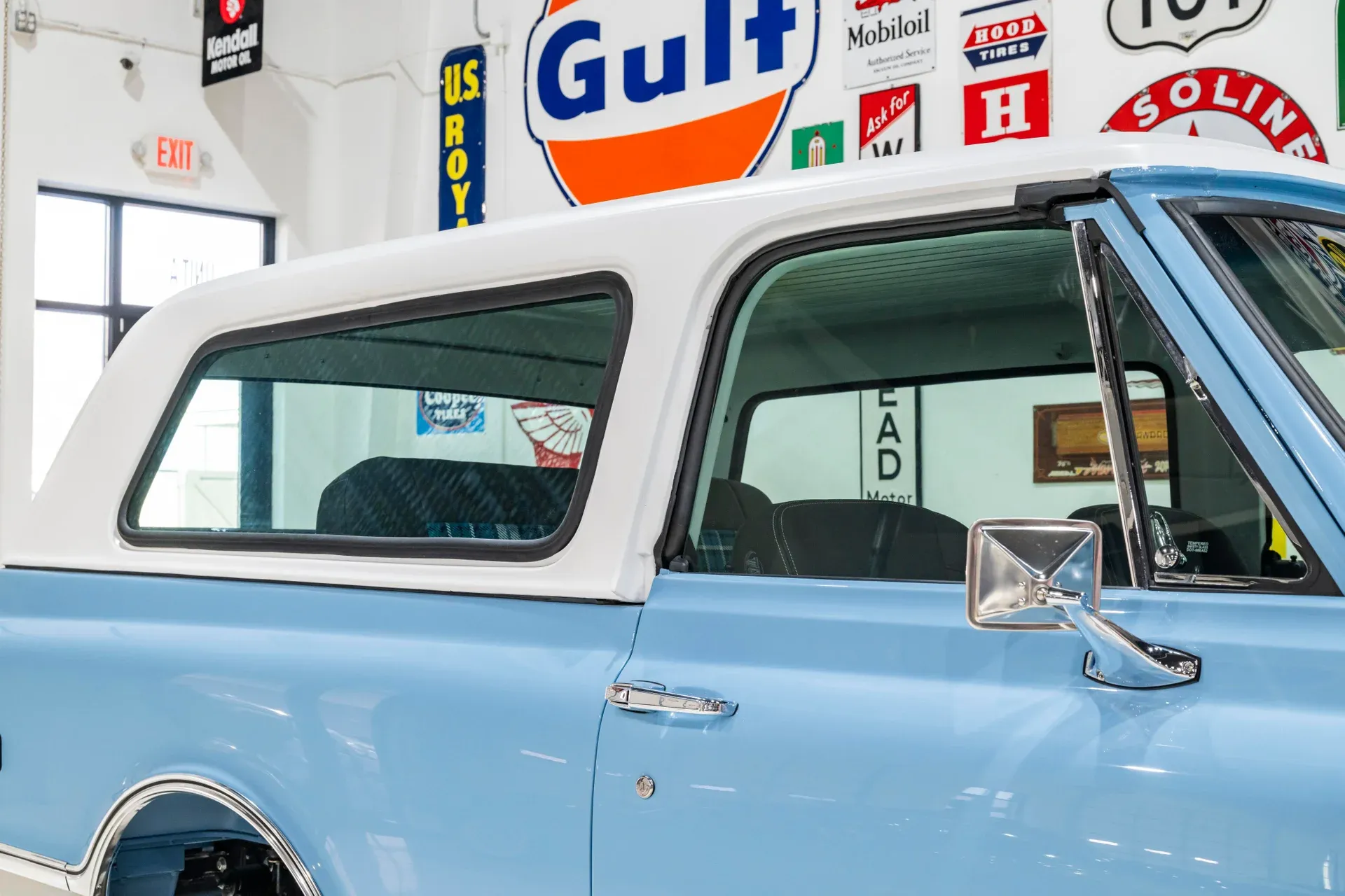 restored-1970-chevrolet-k5-blazer-for-sale-91