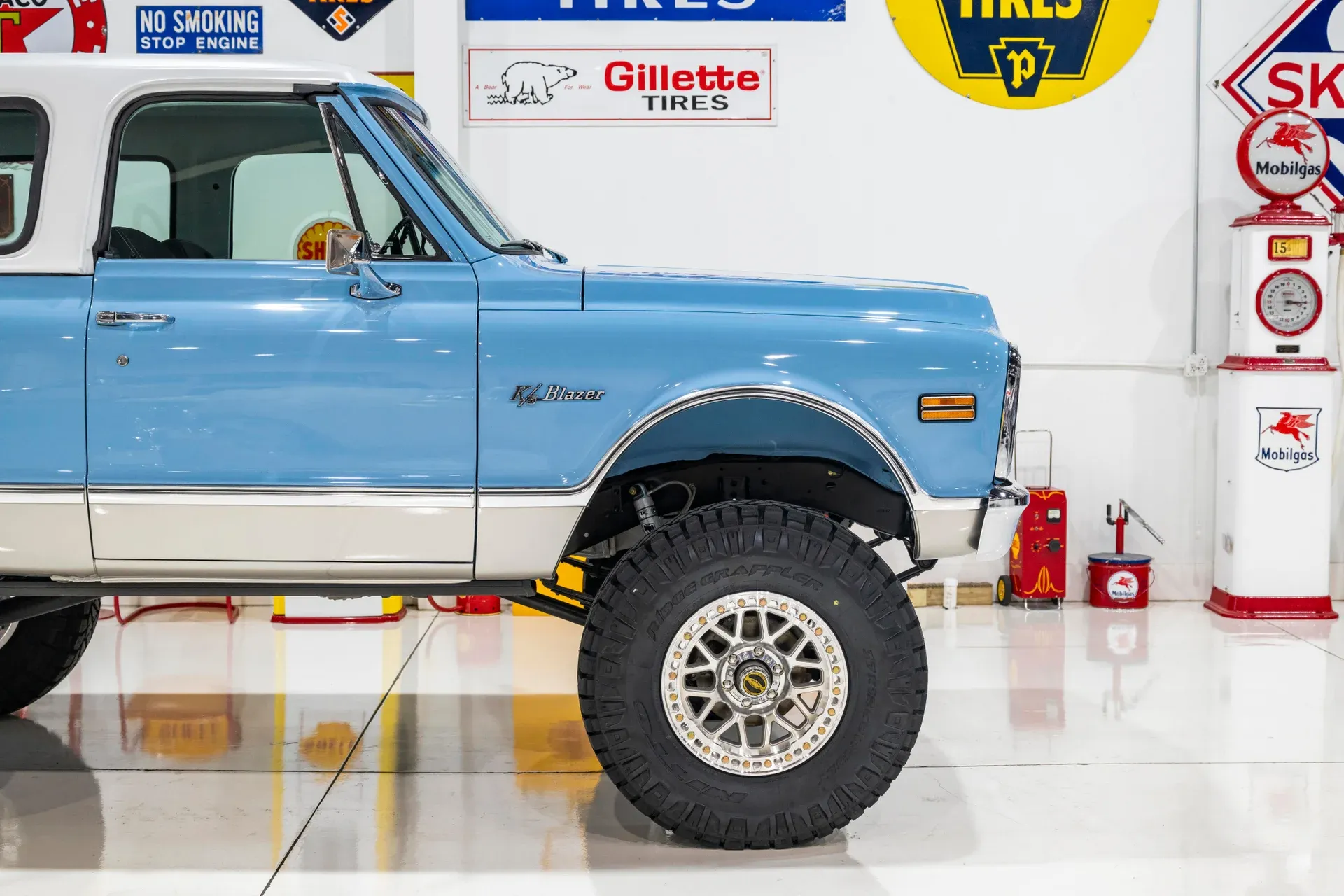 restored-1970-chevrolet-k5-blazer-for-sale-96