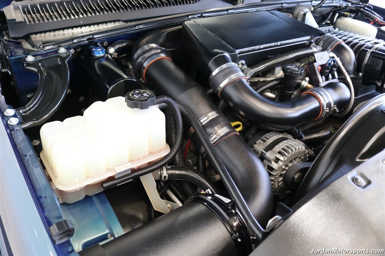 supercharged-2006-chevrolet-suburban-for-sale-33