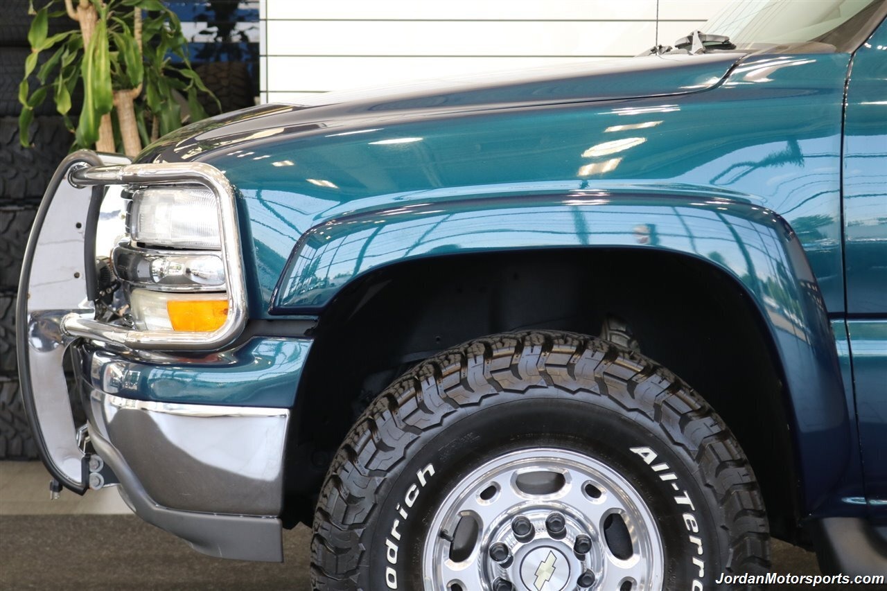 supercharged-2006-chevrolet-suburban-for-sale-43
