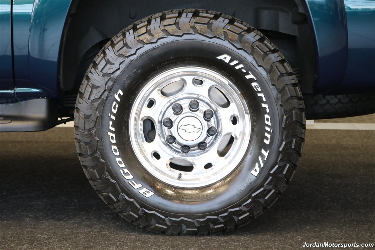 supercharged-2006-chevrolet-suburban-for-sale-51