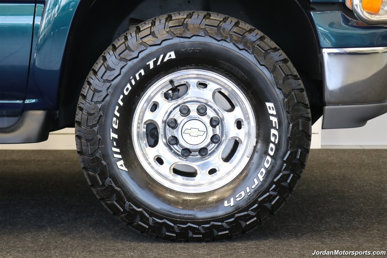 supercharged-2006-chevrolet-suburban-for-sale-52