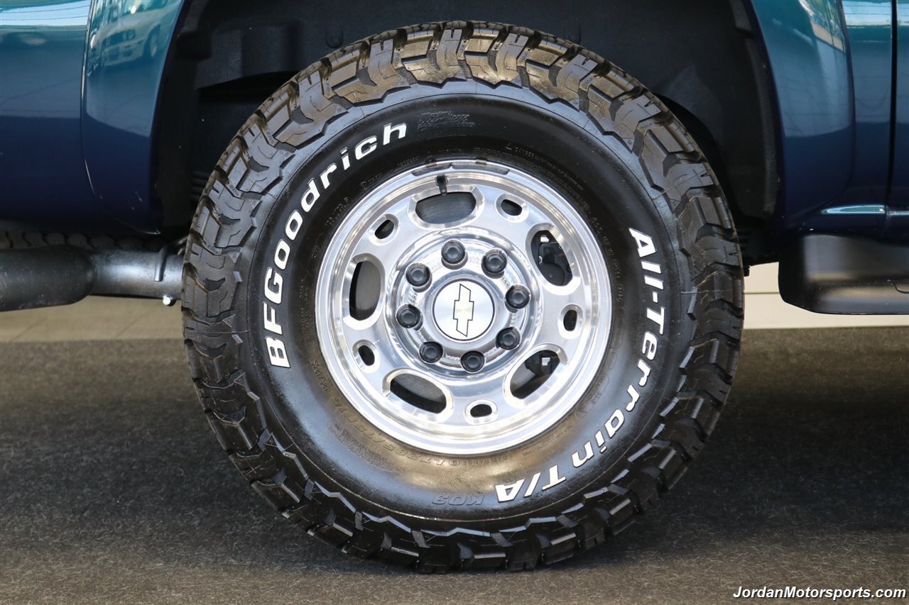 supercharged-2006-chevrolet-suburban-for-sale-53