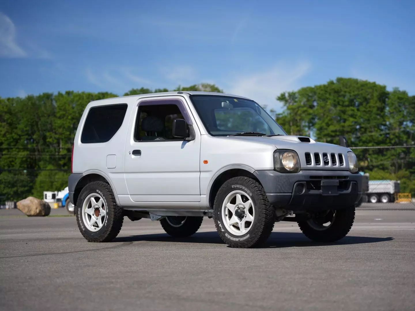suzuki-jimny-silver-for-sale-01
