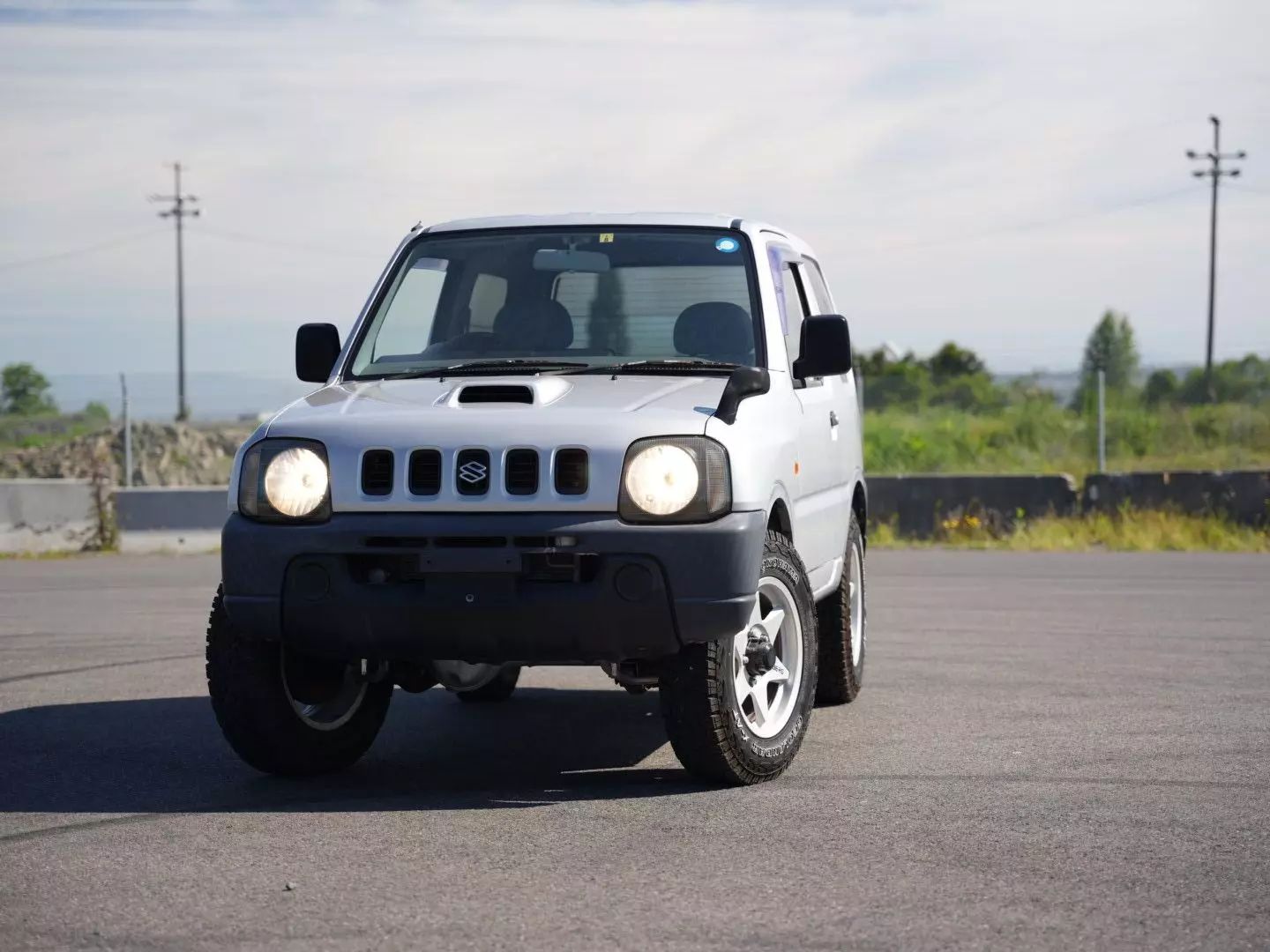 suzuki-jimny-silver-for-sale-04