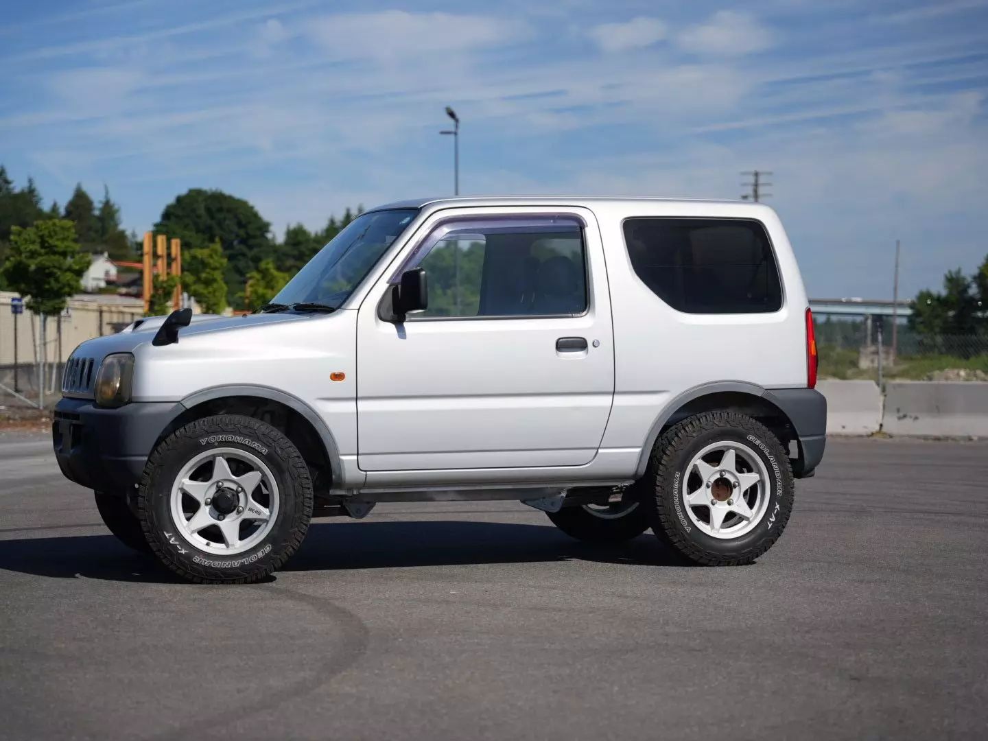 suzuki-jimny-silver-for-sale-05
