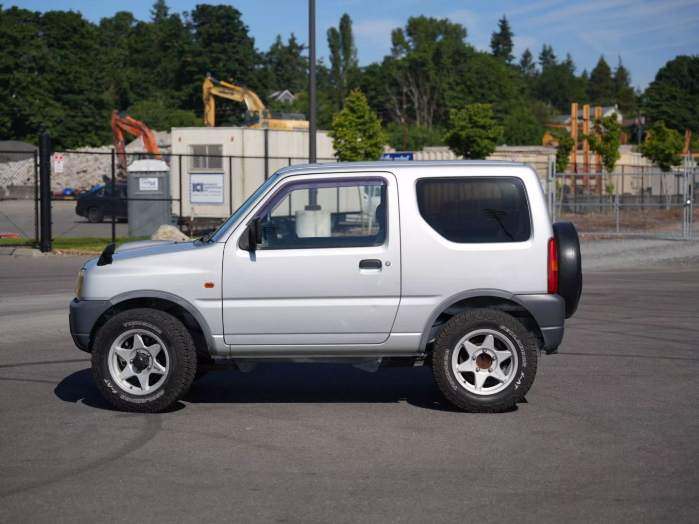 suzuki-jimny-silver-for-sale-06