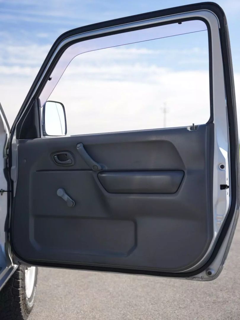 suzuki-jimny-silver-for-sale-19