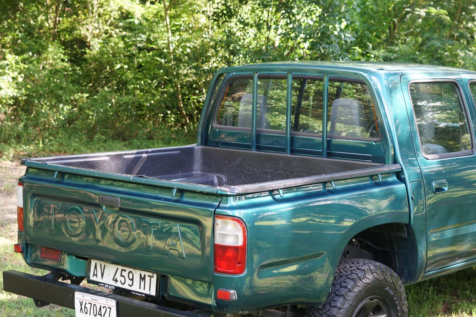 toyota-hilux-for-sale-05