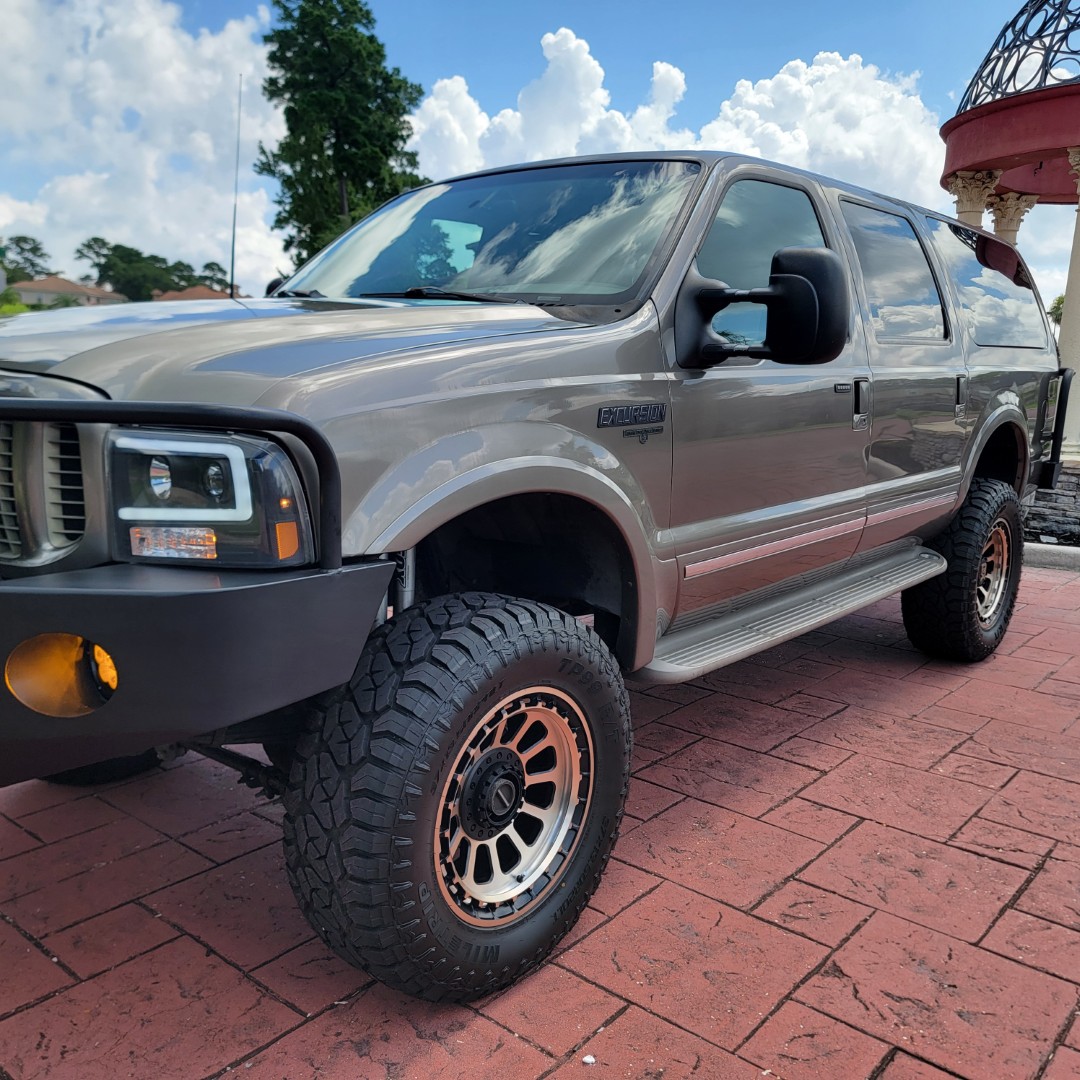 02FordExcursion_for-sale-texas-03