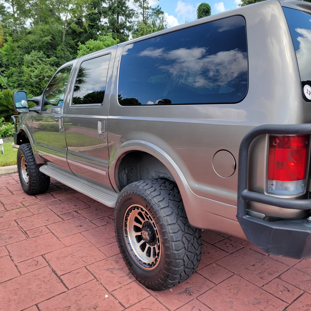 02FordExcursion_for-sale-texas-13