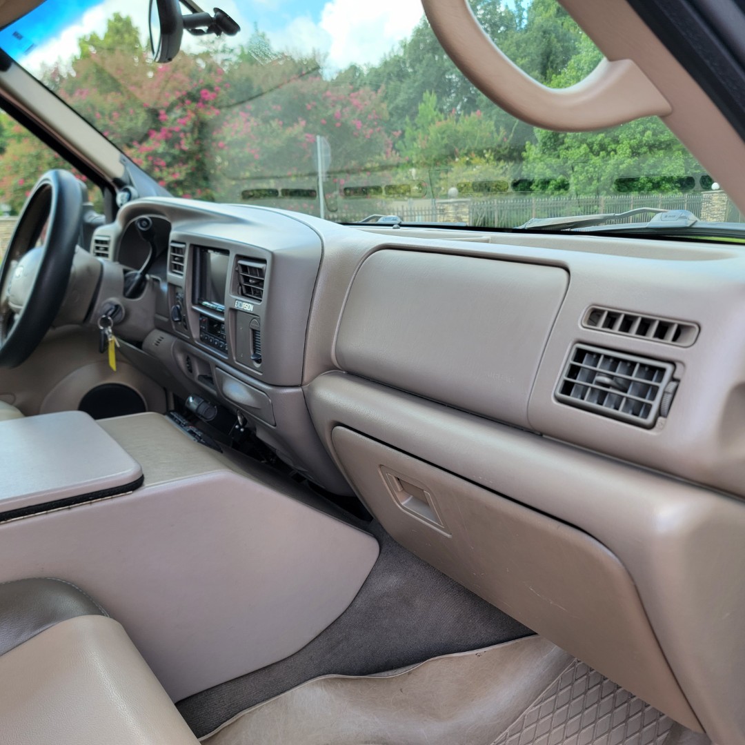 02FordExcursion_for-sale-texas-18