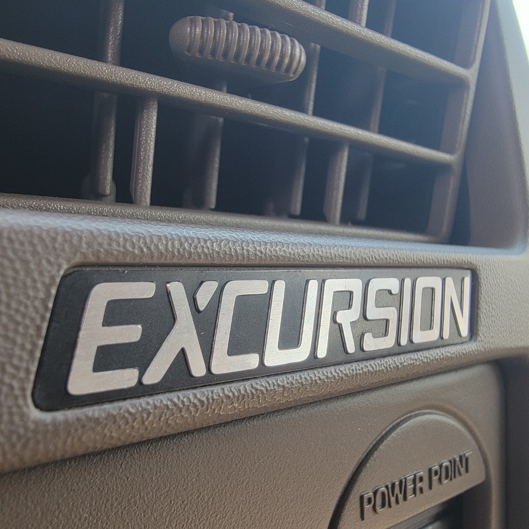 02FordExcursion_for-sale-texas-20