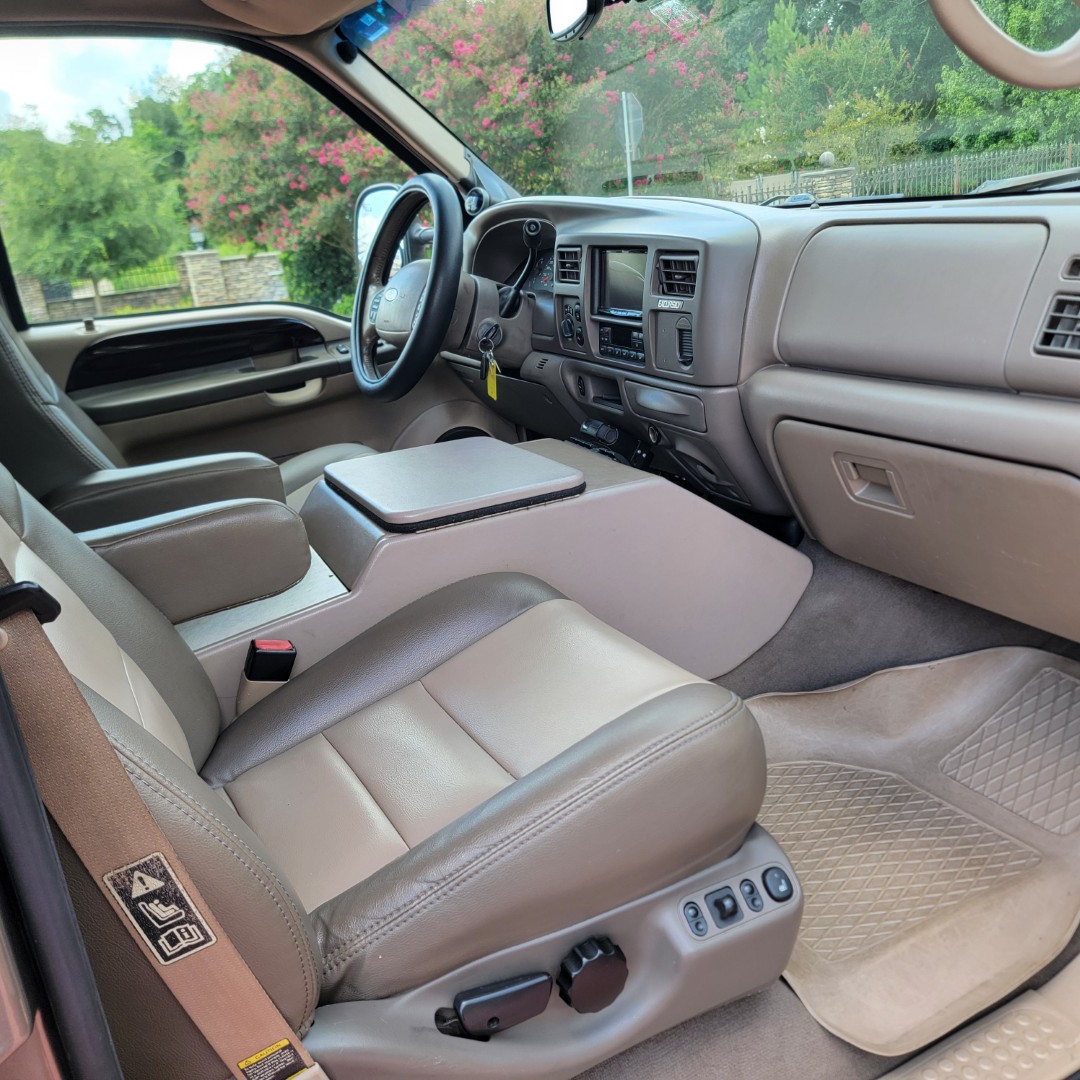 02FordExcursion_for-sale-texas-22