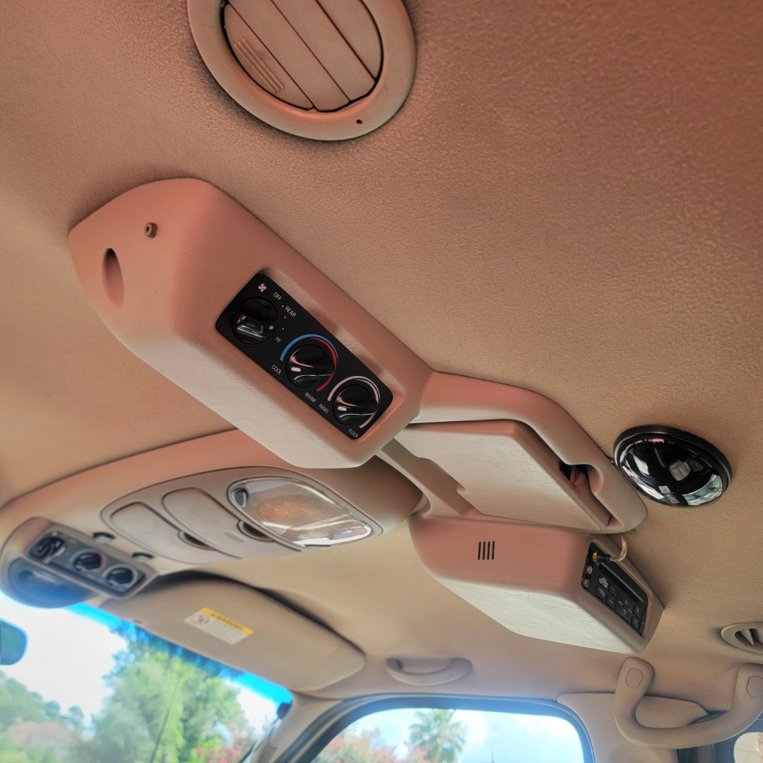 02FordExcursion_for-sale-texas-23