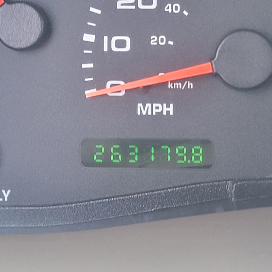 02FordExcursion_for-sale-texas-24