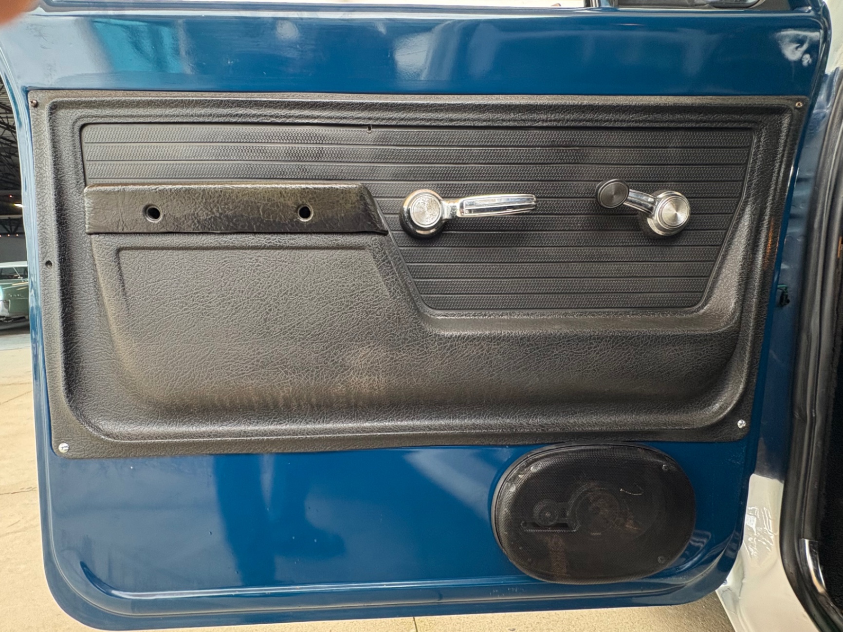 1969-chevrolet-c10-cheyenne-32