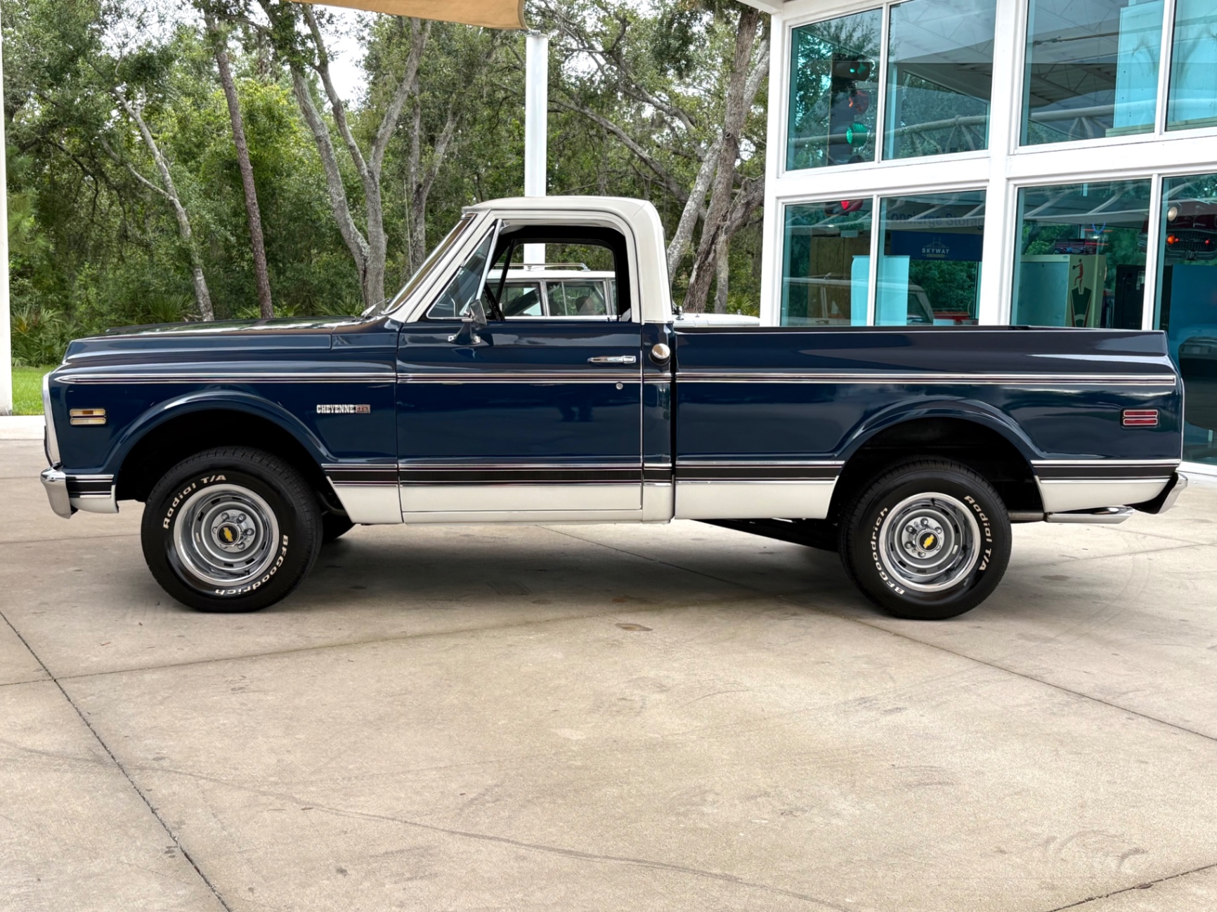1969-chevrolet-c10-cheyenne-54