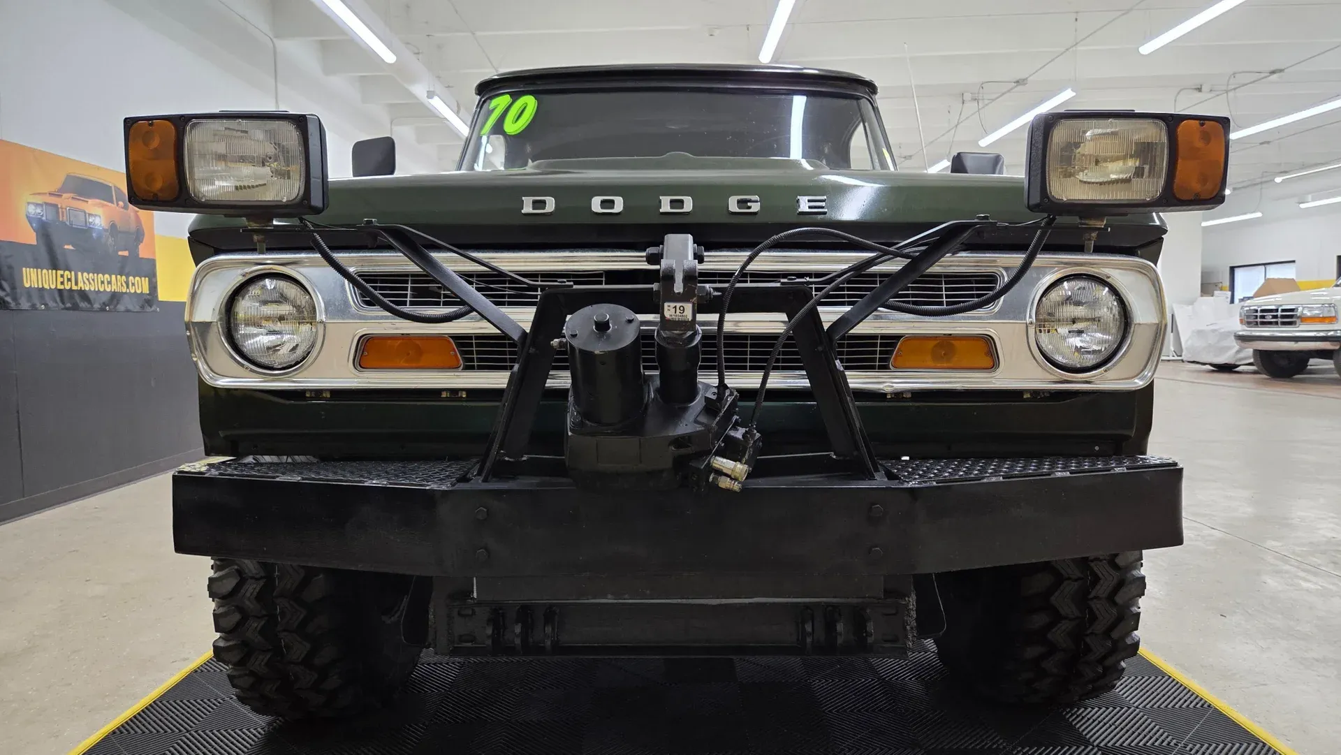 1970-dodge-power-wagon-w200 (115)