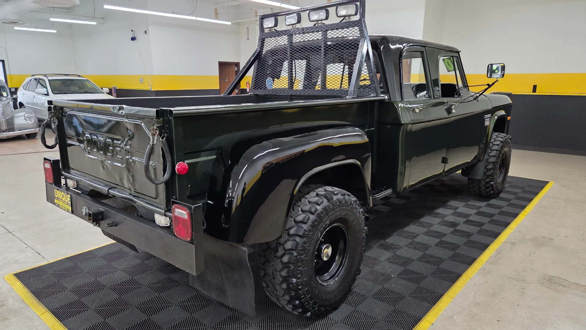 1970-dodge-power-wagon-w200 (119)