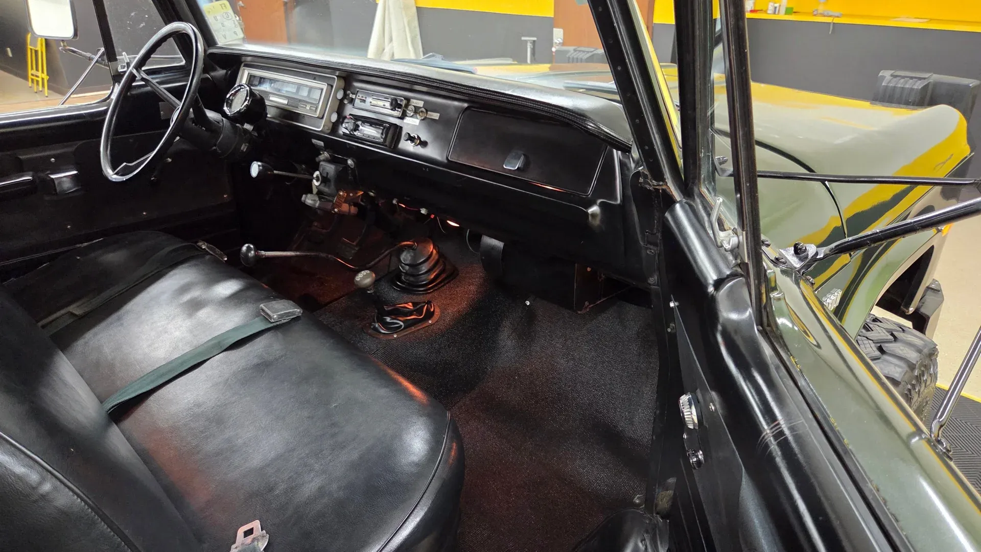 1970-dodge-power-wagon-w200 (77)