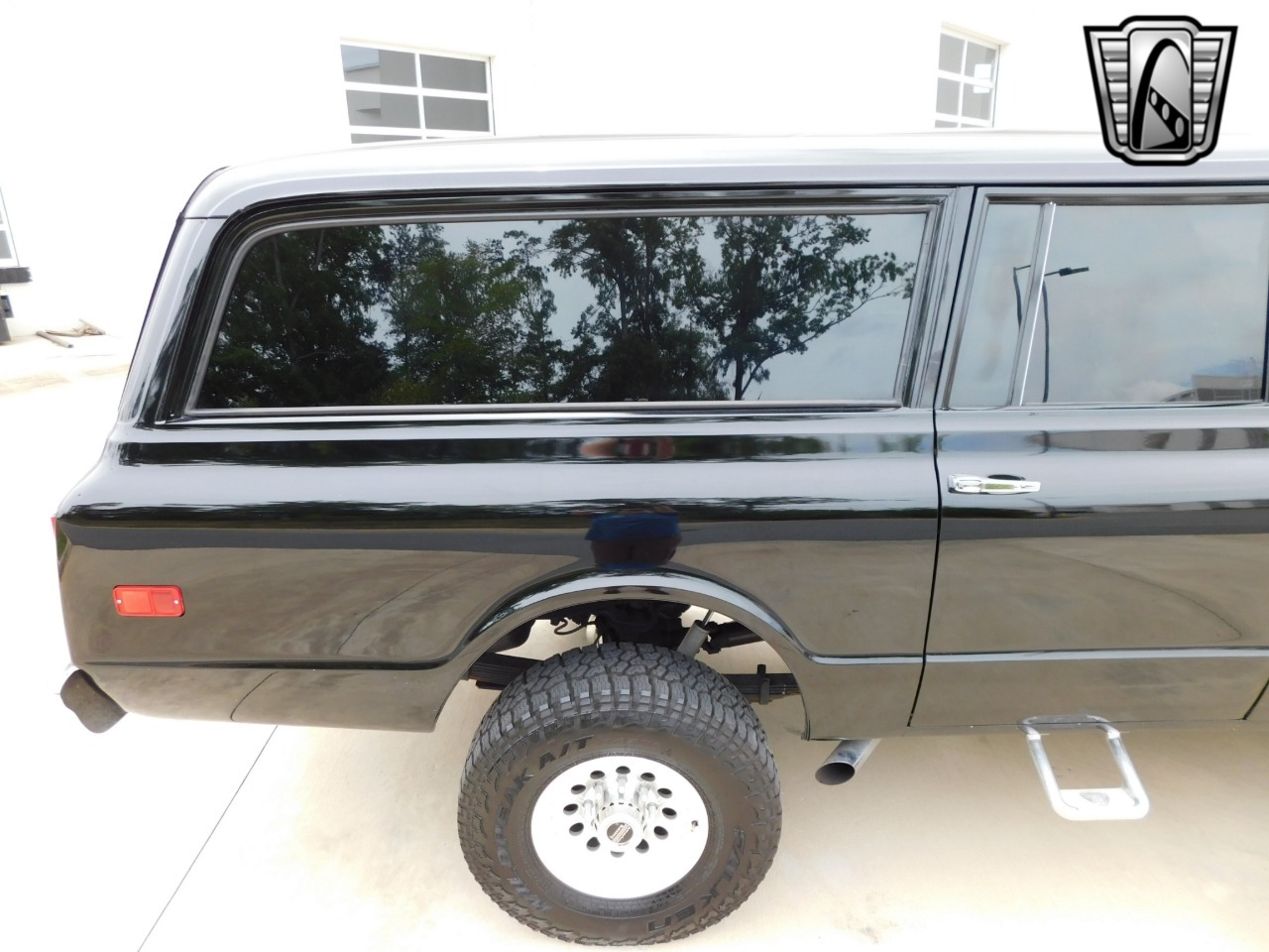 1972-gmc-suburban-restomod (119)