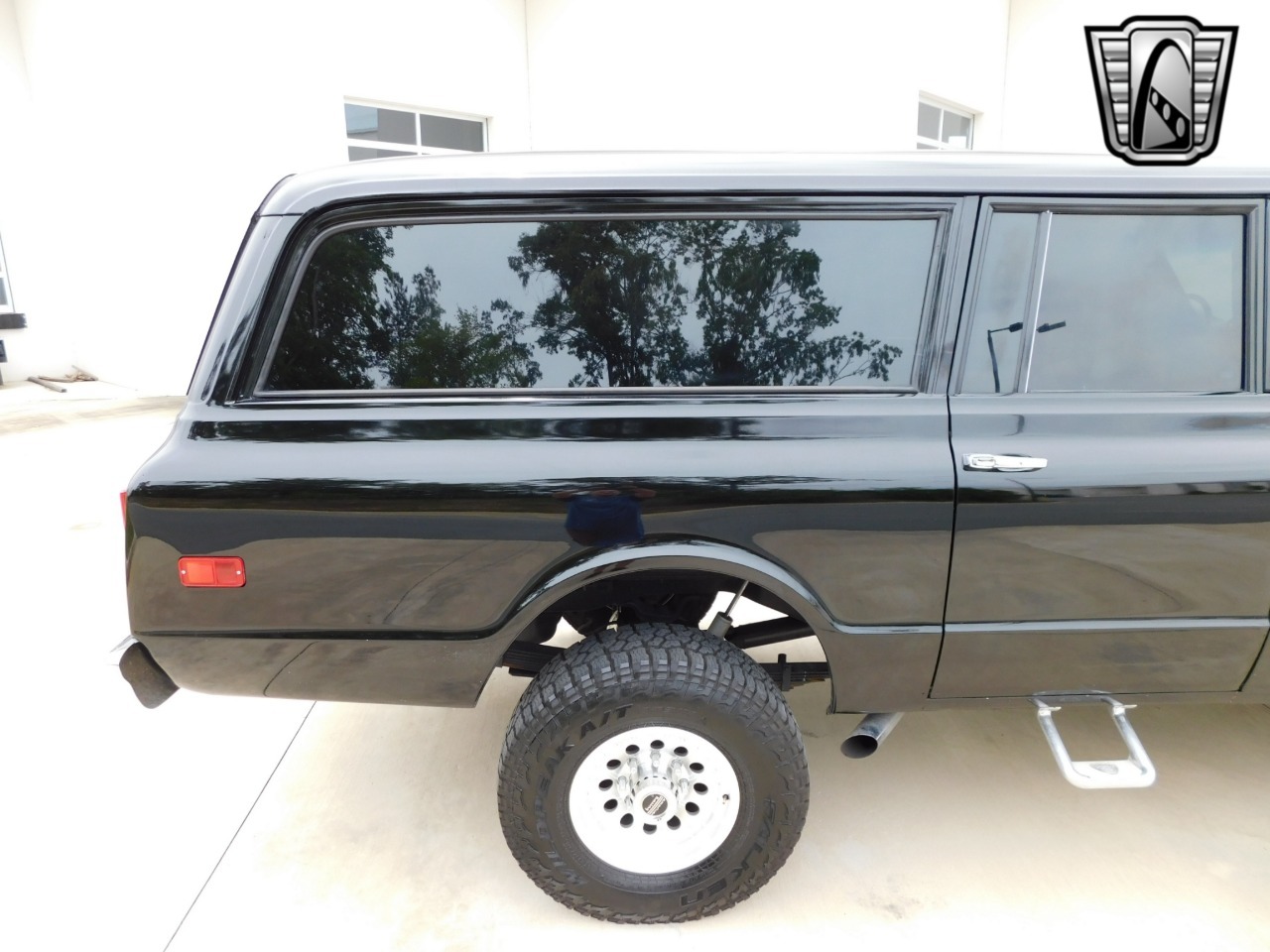 1972-gmc-suburban-restomod (120)