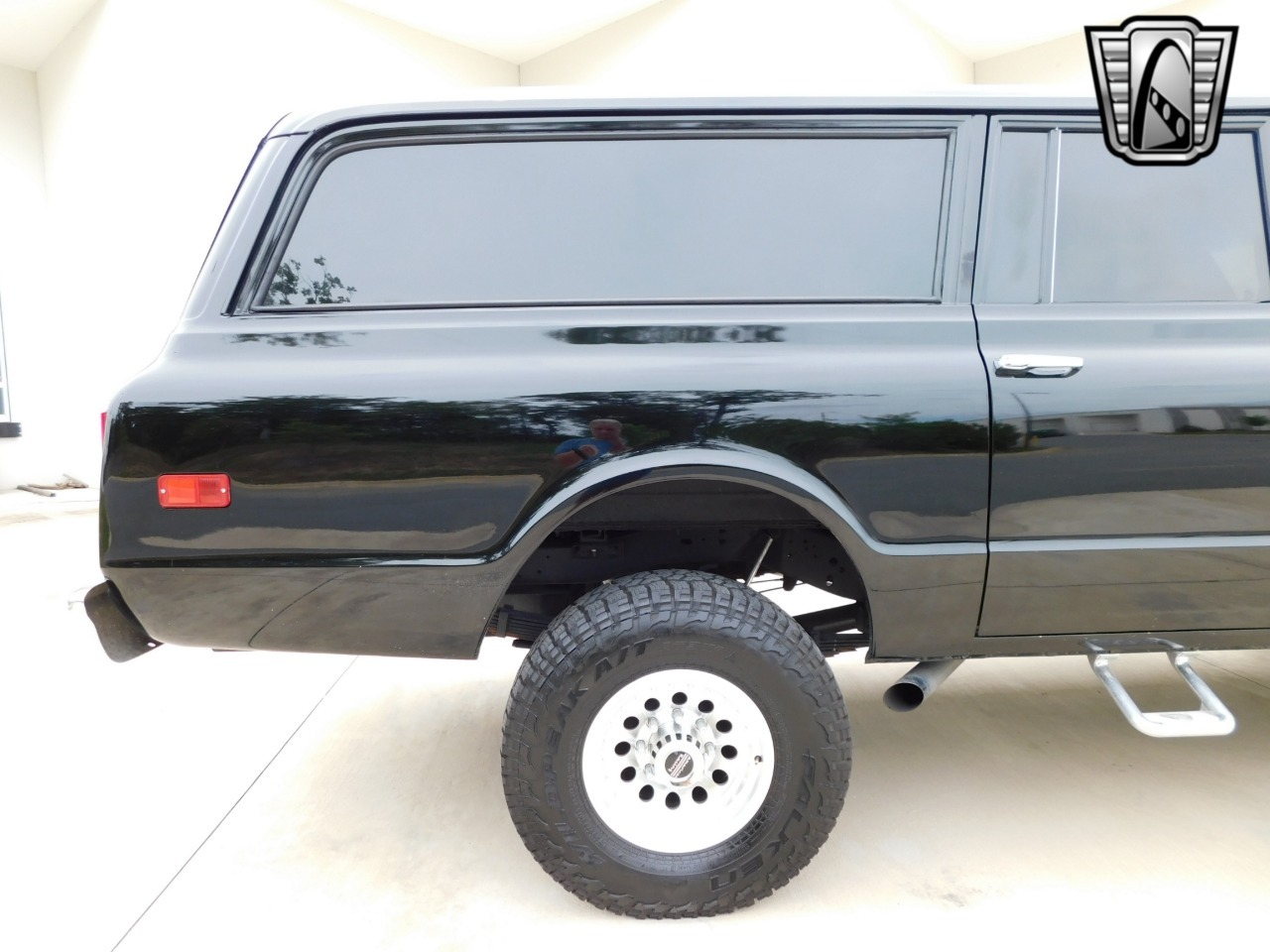1972-gmc-suburban-restomod (121)