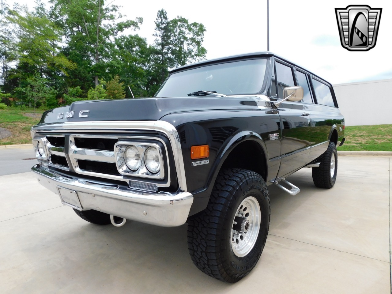 1972-gmc-suburban-restomod (142)