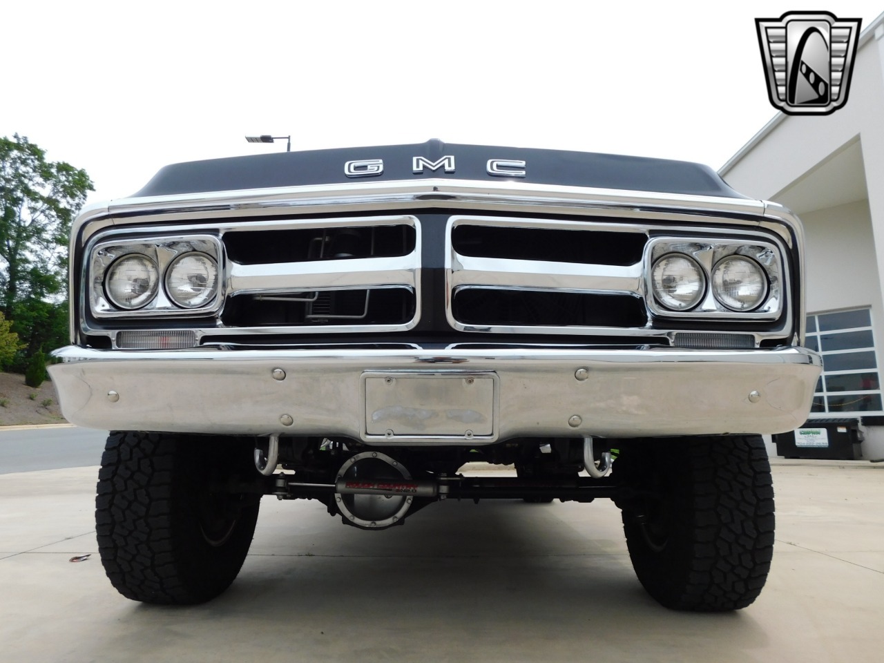 1972-gmc-suburban-restomod (146)