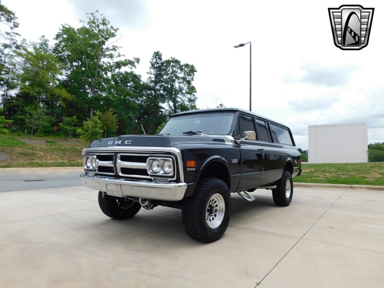 1972-gmc-suburban-restomod (147)