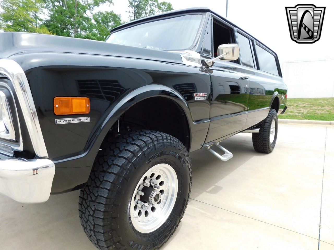1972-gmc-suburban-restomod (17)