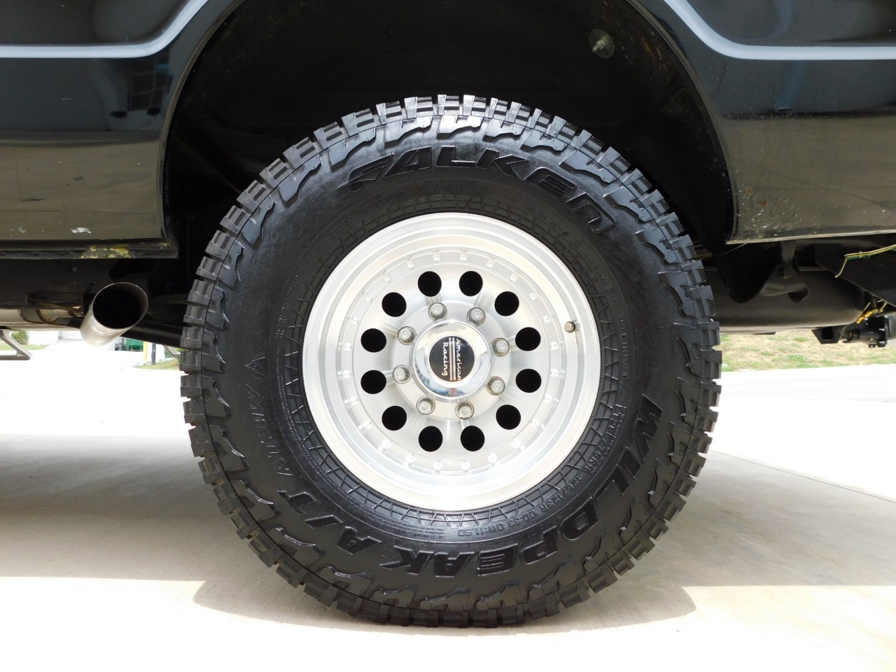 1972-gmc-suburban-restomod (23)