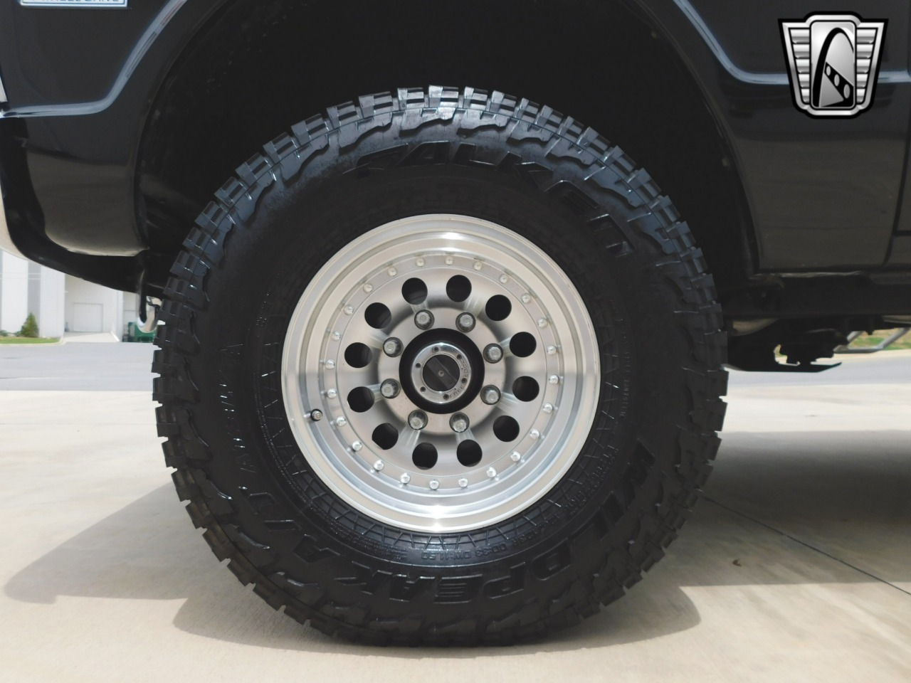1972-gmc-suburban-restomod (25)