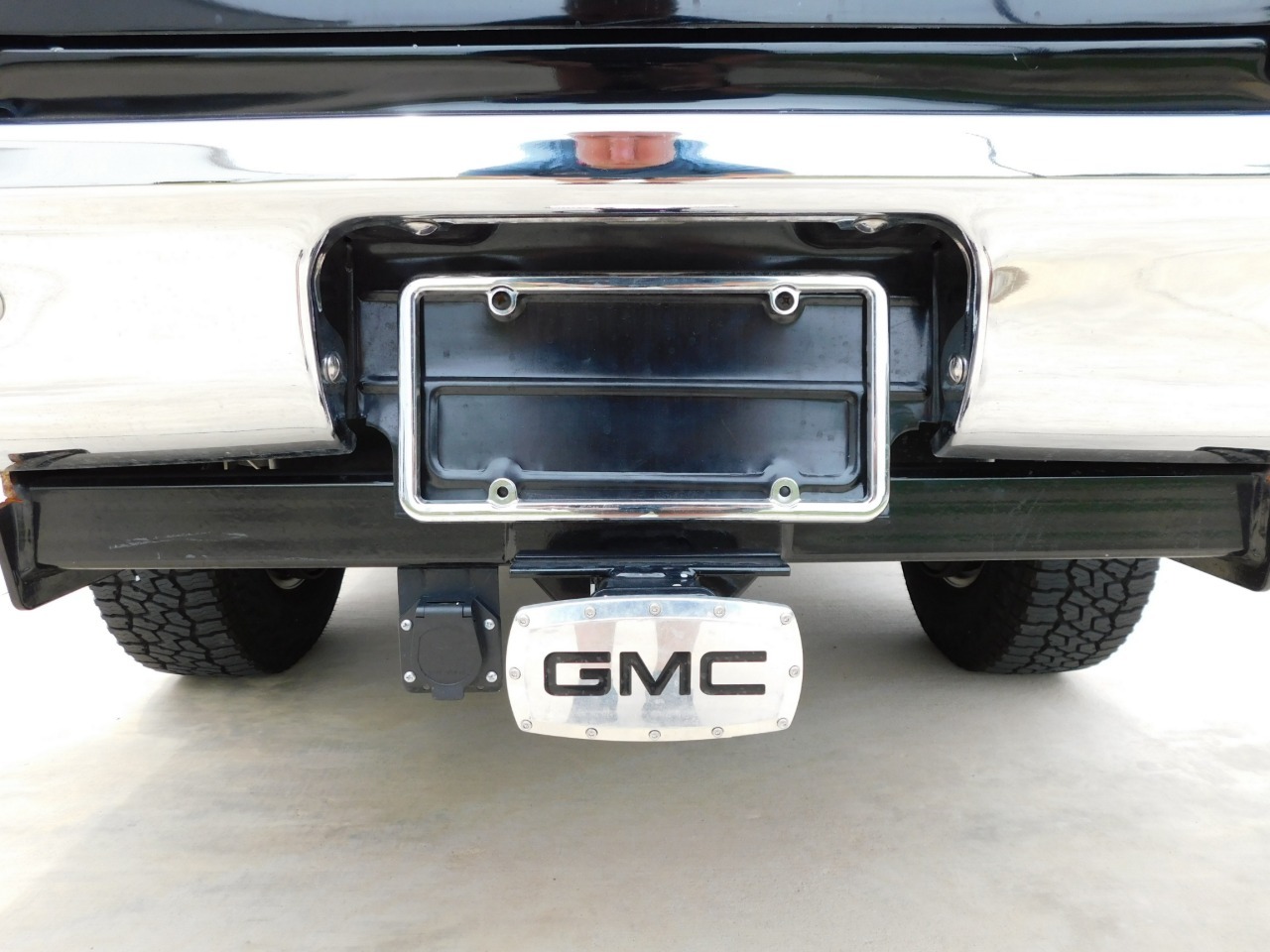 1972-gmc-suburban-restomod (4)