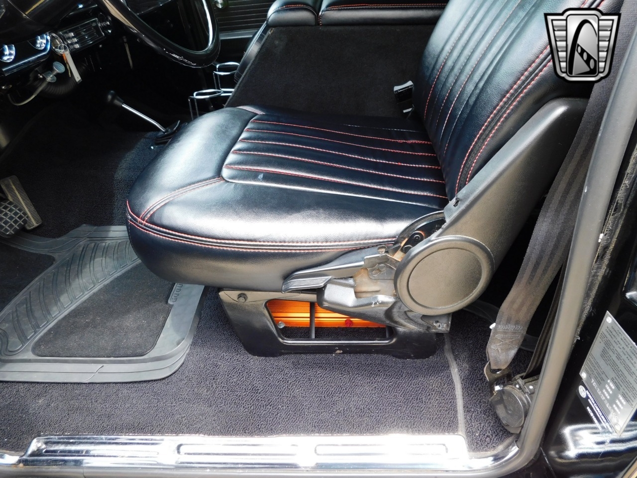1972-gmc-suburban-restomod (58)