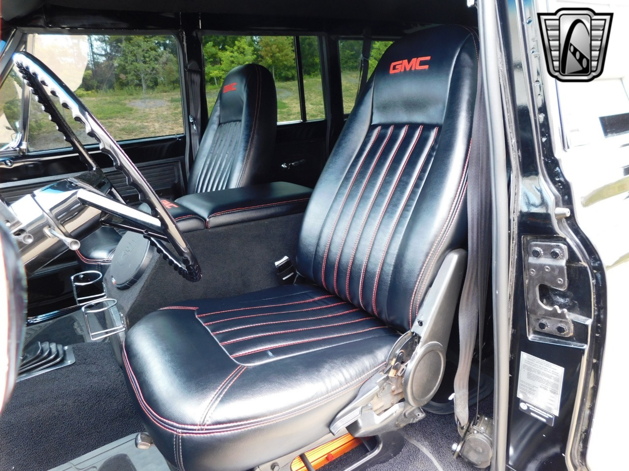 1972-gmc-suburban-restomod (59)