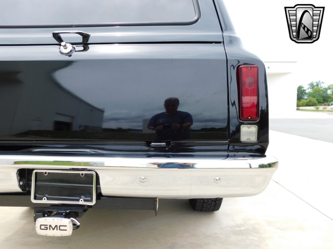 1972-gmc-suburban-restomod (6)