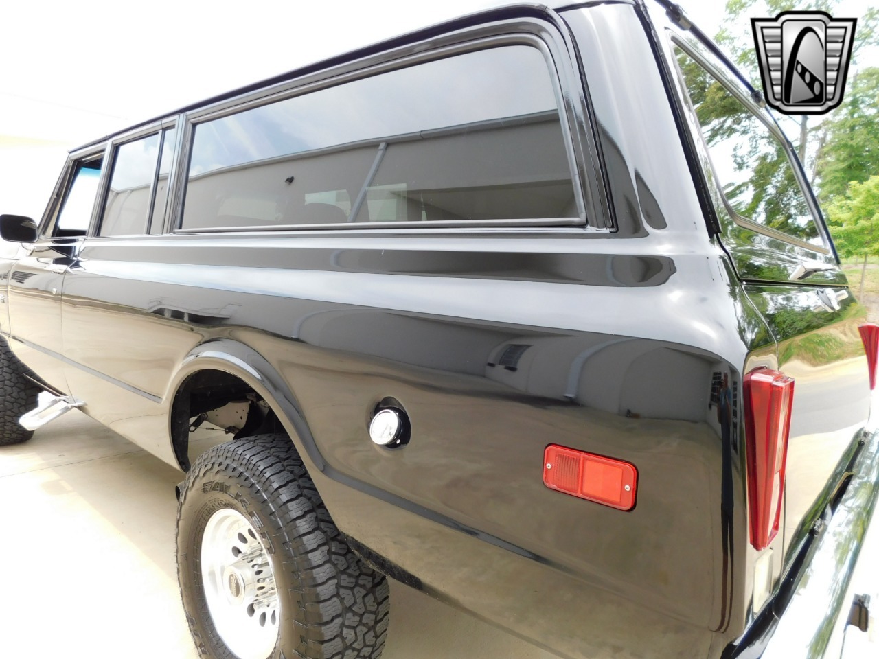 1972-gmc-suburban-restomod (9)