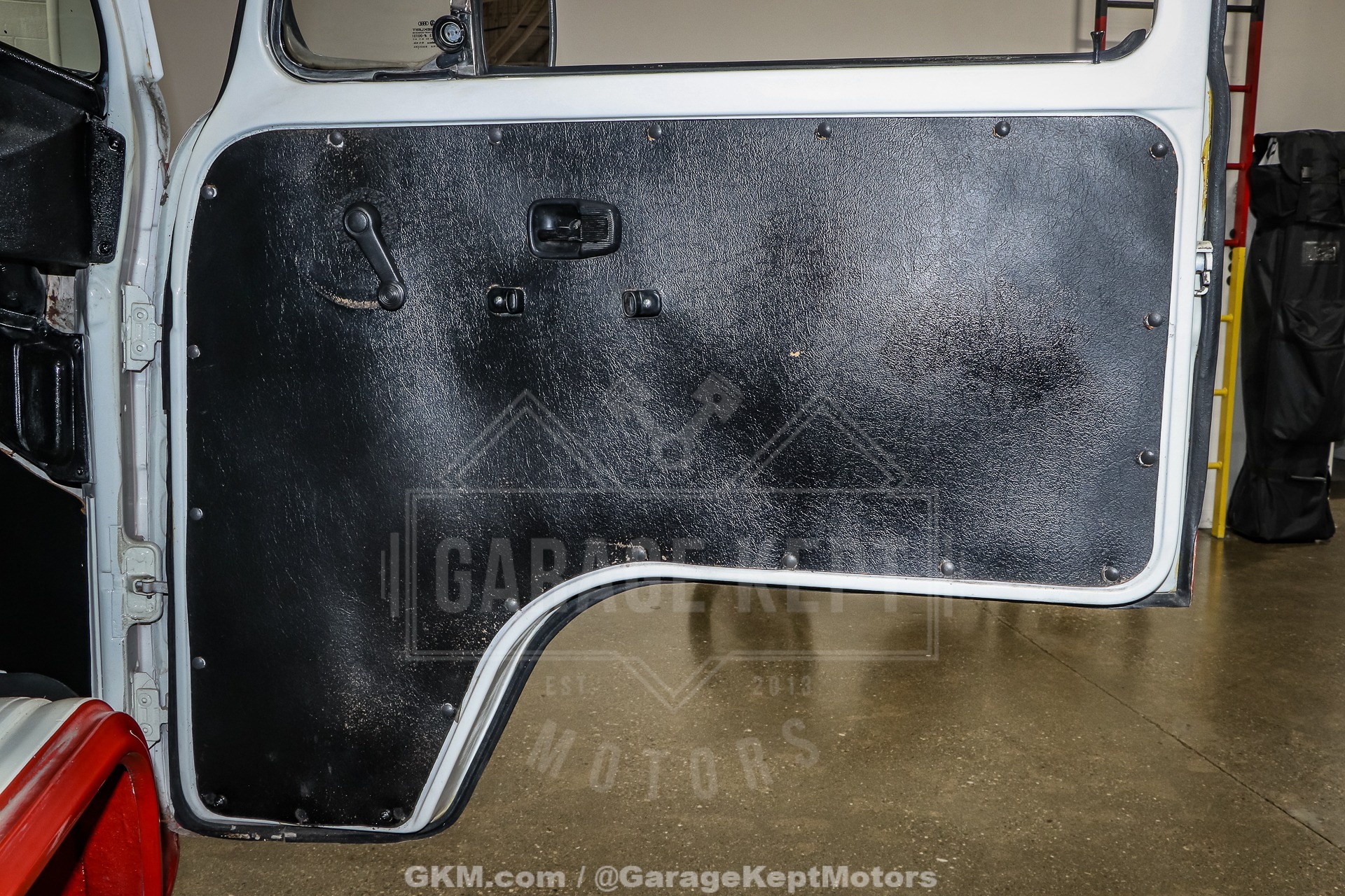 1973-vw-type-2-bus-for-sale (101)
