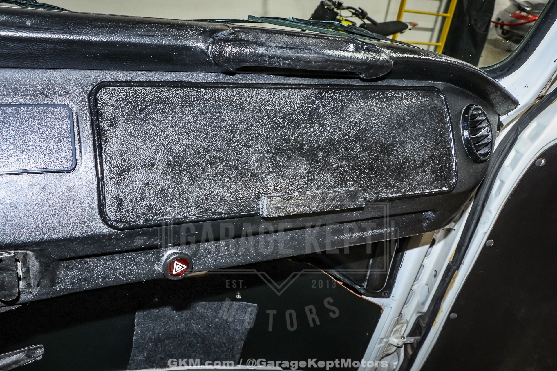 1973-vw-type-2-bus-for-sale (38)