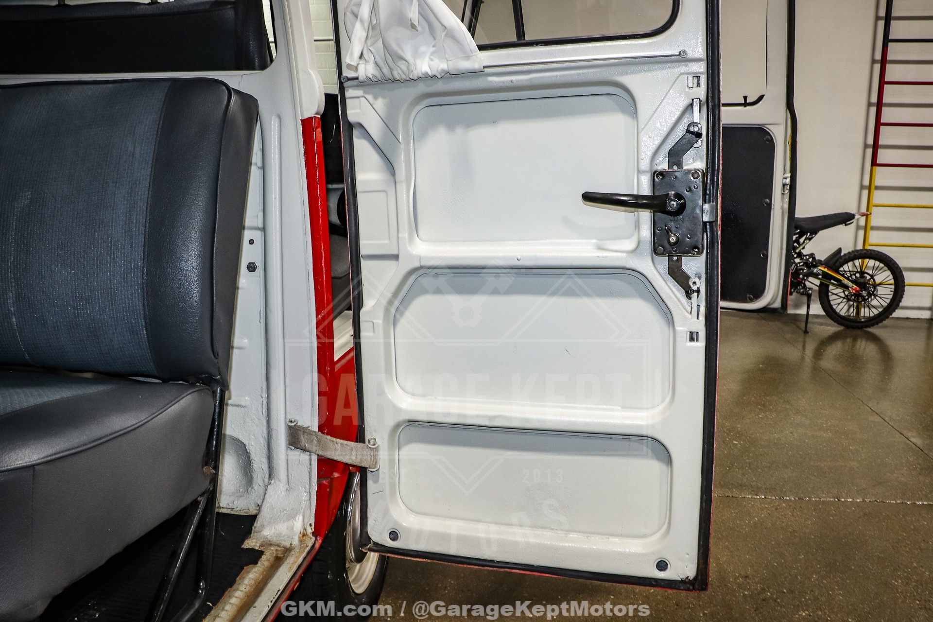 1973-vw-type-2-bus-for-sale (90)